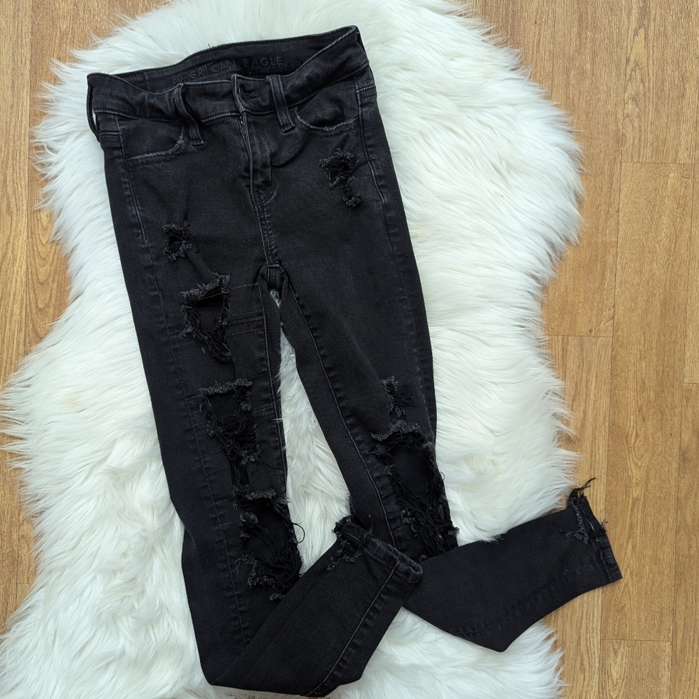 American Eagle Black Distressed Jegging
